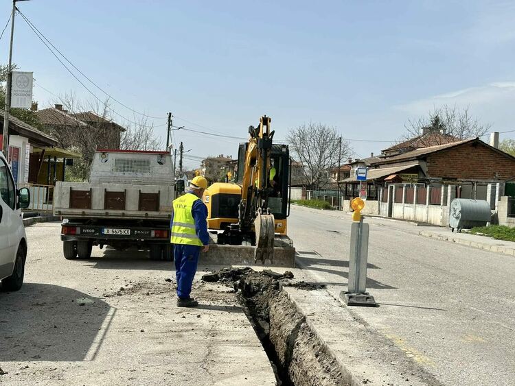 От „Болярово“ и „Червена стена“ започна смяната на общо 15 км водопроводи в Хасково