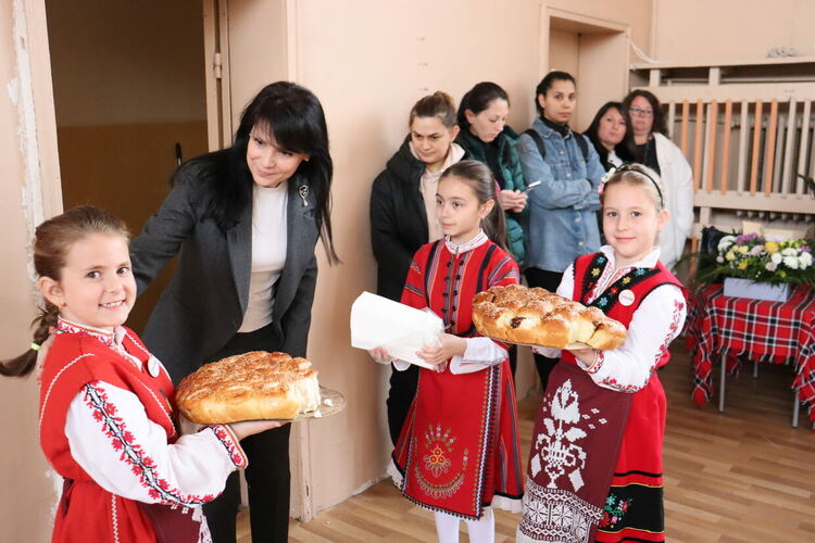 ОУ „Любен Каравелов“ в Хасково чества патронен празник