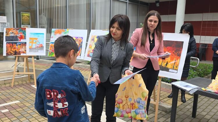 Наградиха победителите в конкурса "С очите си видях бедата"