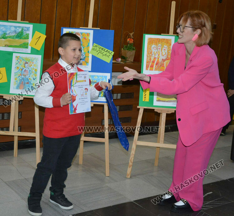 Наградиха победителите в националния конкурс за рисунка „Детство вълшебство“ 
