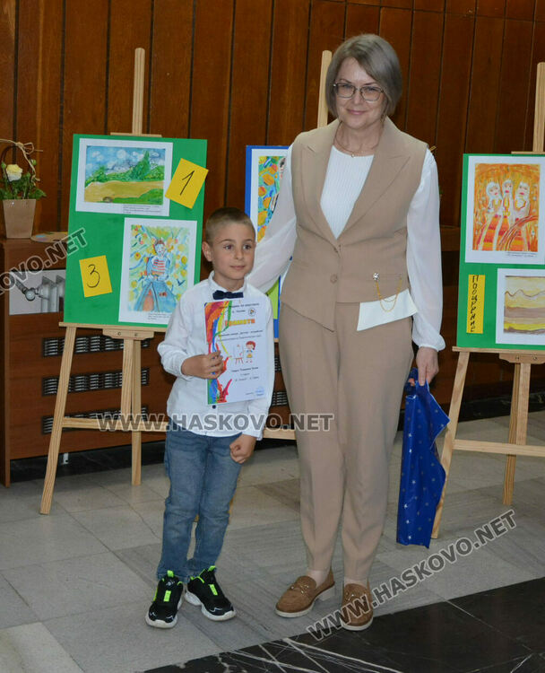 Наградиха победителите в националния конкурс за рисунка „Детство вълшебство“ 