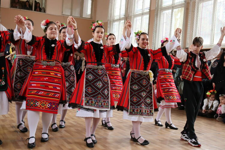 ОУ „Любен Каравелов“ в Хасково чества патронен празник