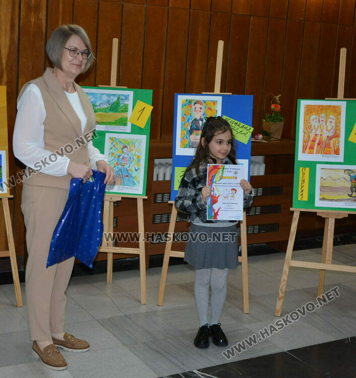 Наградиха победителите в националния конкурс за рисунка „Детство вълшебство“ 