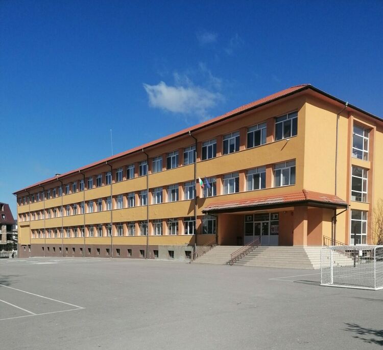 Училището в Доспат започна изграждане на нов спортен салон и асансьор