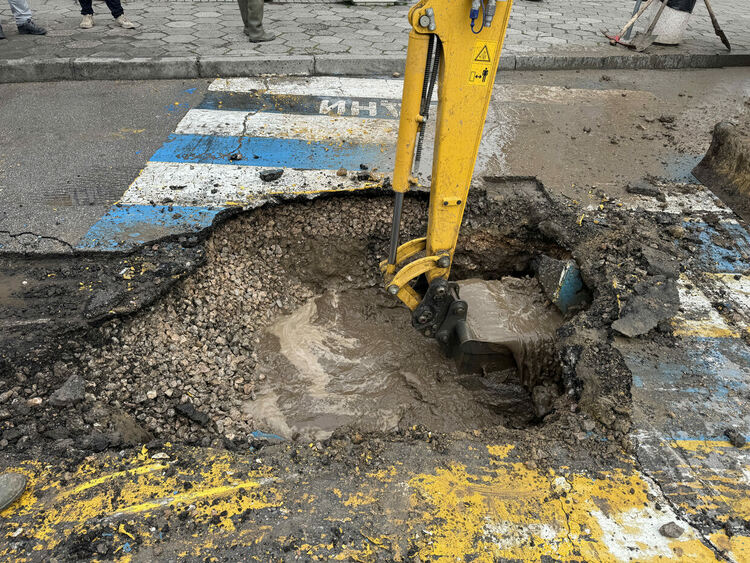 ВиК авария в центъра на Хасково