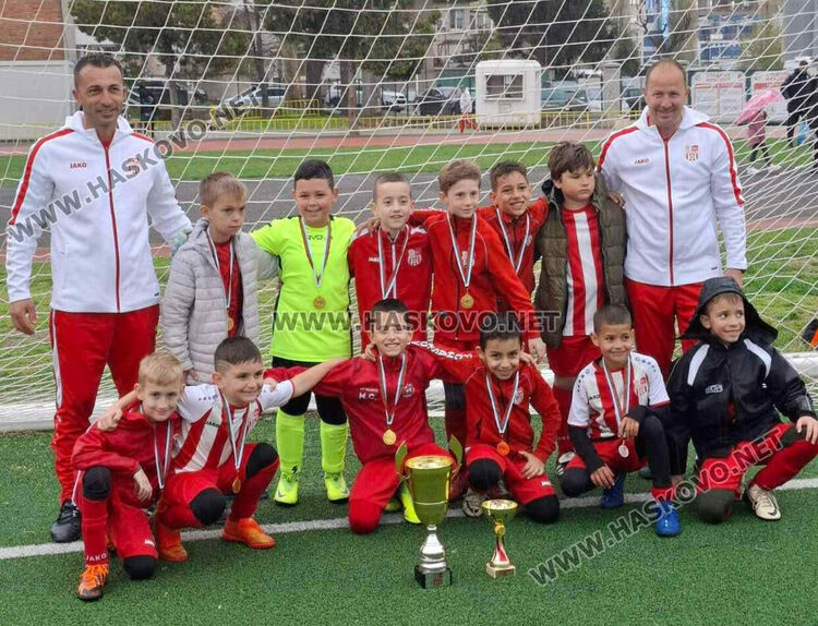 Малките футболисти на ФК „Хасково“ спечелиха турнира „Haskovo cup“