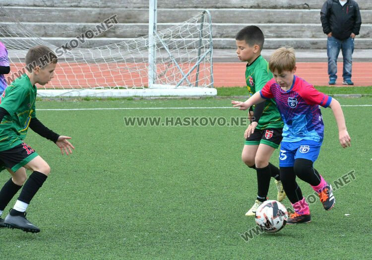 Малките футболисти на ФК „Хасково“ спечелиха турнира „Haskovo cup“
