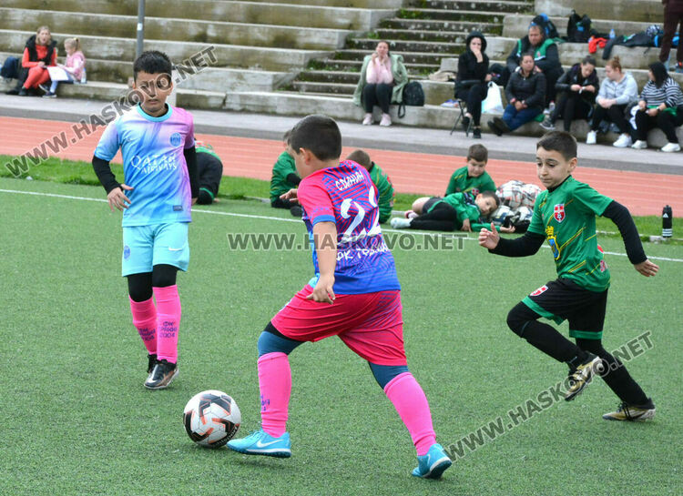 Малките футболисти на ФК „Хасково“ спечелиха турнира „Haskovo cup“