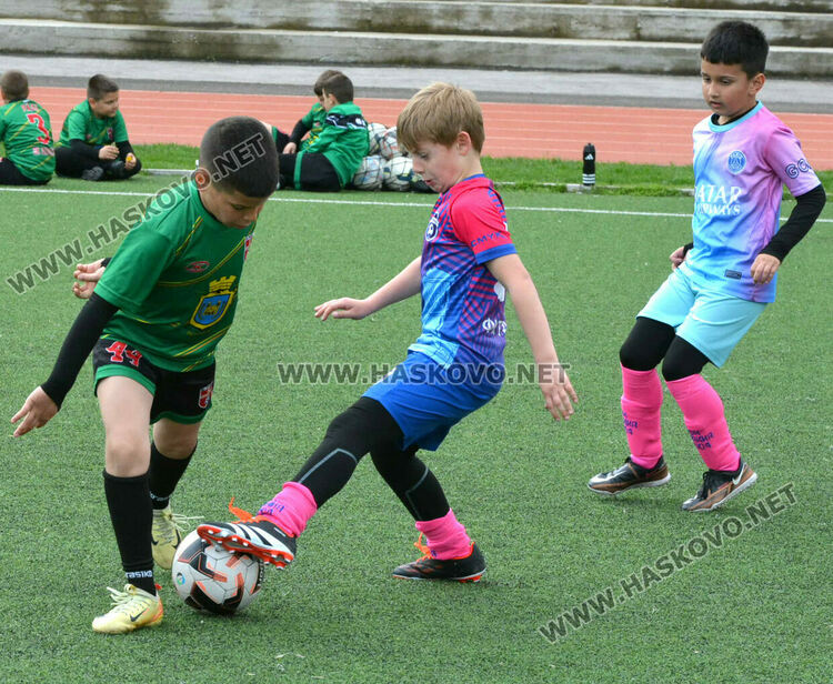 Малките футболисти на ФК „Хасково“ спечелиха турнира „Haskovo cup“