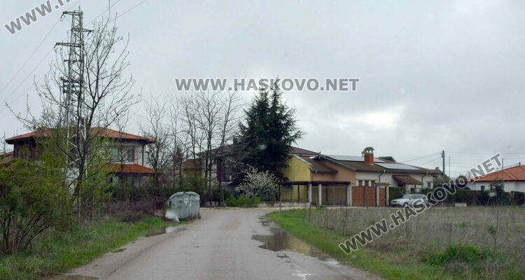 Започна разчистването на терена за новия старчески дом в Хасково