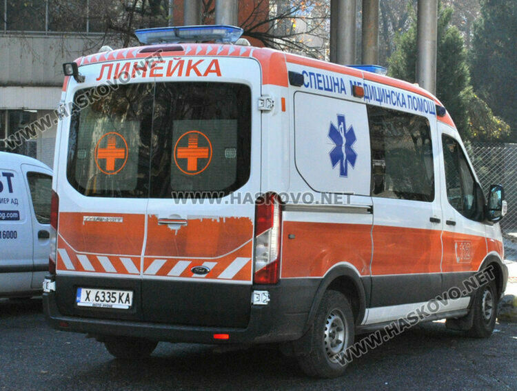 Кола блъсна 80-годишен пешеходец, той е без опасност за живота 