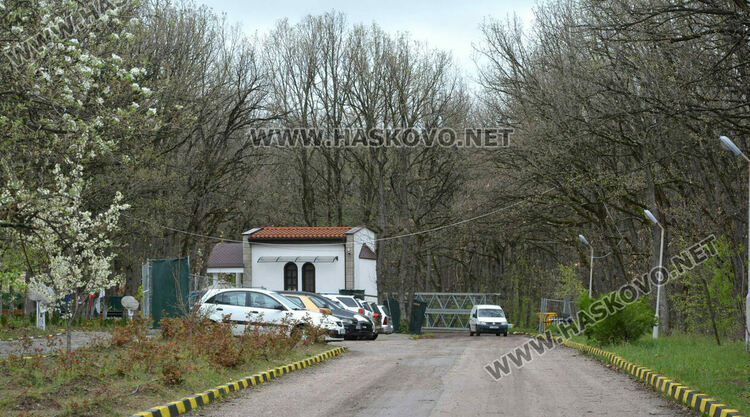 Започна разчистването на терена за новия старчески дом в Хасково