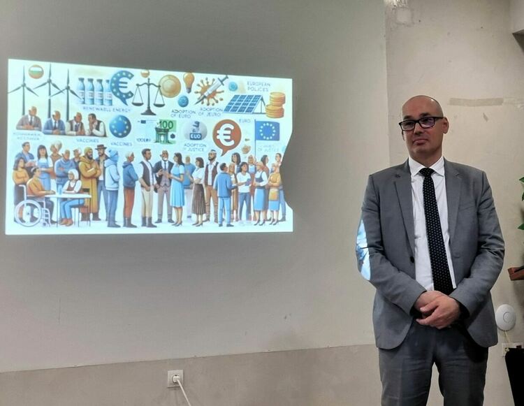 Над 60 експерти по комуникации се събраха на конференция в Асеновград