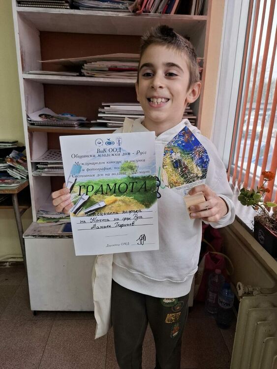 Силно представяне на Арт школа „Дъга“ национални и международни конкурси 