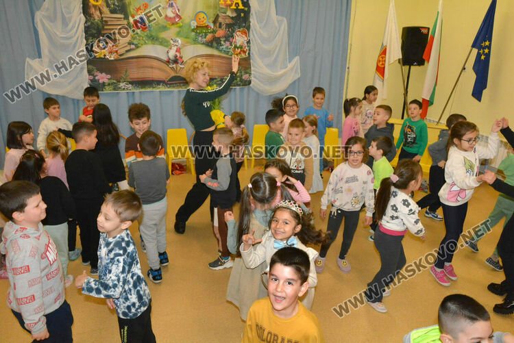 Представиха книгата „Беличковците“ пред децата на Хасково 