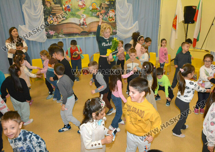 Представиха книгата „Беличковците“ пред децата на Хасково 