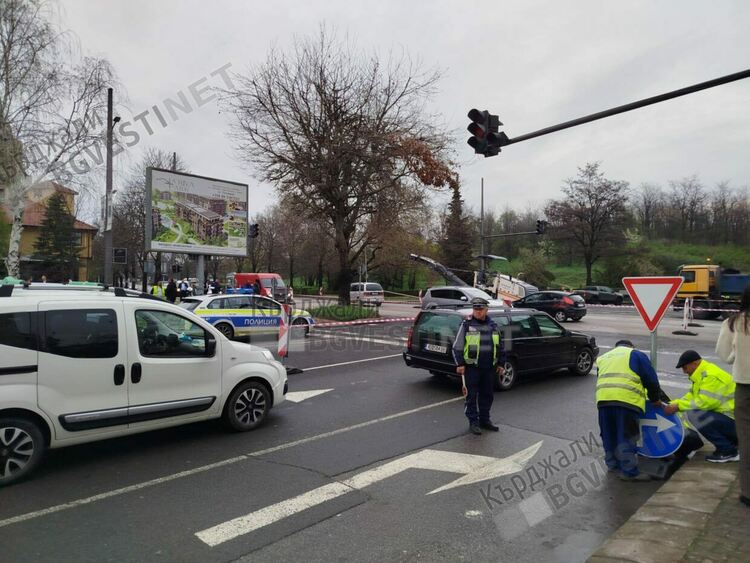 С първа копка започна основният ремонт на бул. „Беломорски”в Кърджали/снимки/