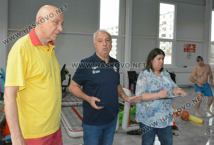 17 мъже издържаха практическия изпит пред БЧК за спасители 