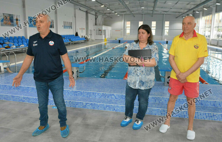 17 мъже издържаха практическия изпит пред БЧК за спасители 