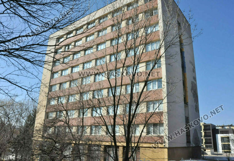 Заловиха трима за кражба на фибран от ученически общежития в Хасково