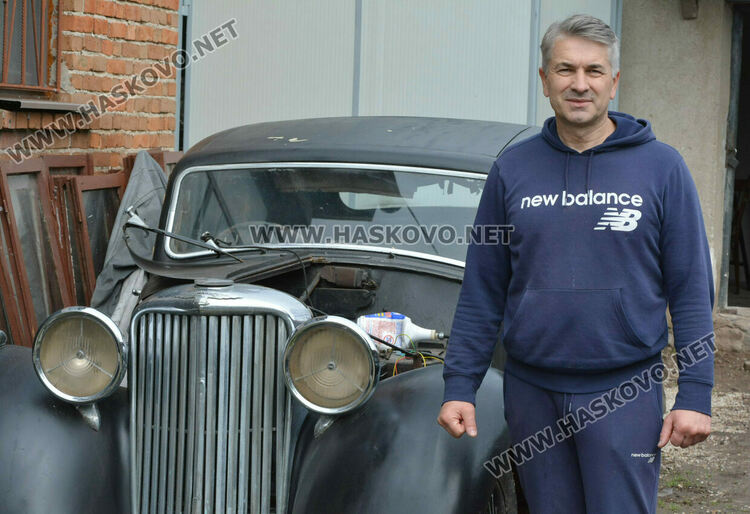 Охрана на „Гучи“ реставрира ягуари в Тракиец