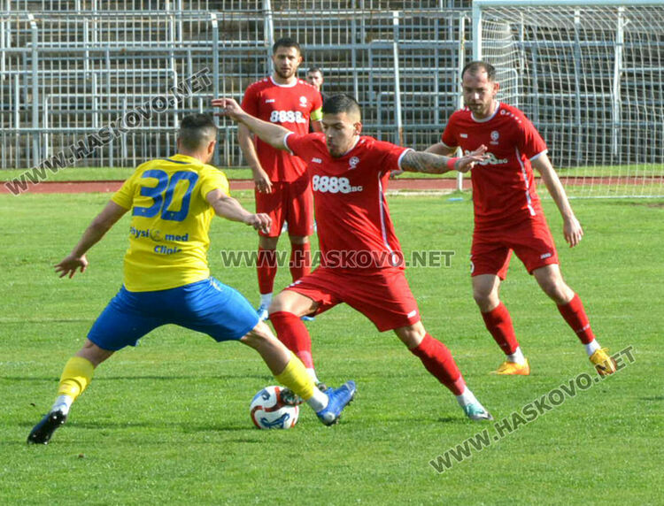 „Саяна“ и „Марица“ със скучно реми, „Димитровград“ с категоричен успех пред погледа на легенда от САЩ ‘94