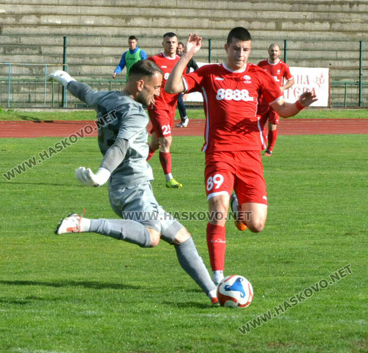 „Саяна“ и „Марица“ със скучно реми, „Димитровград“ с категоричен успех пред погледа на легенда от САЩ ‘94