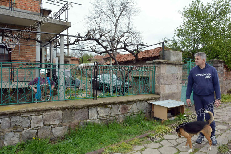 Охрана на „Гучи“ реставрира ягуари в Тракиец