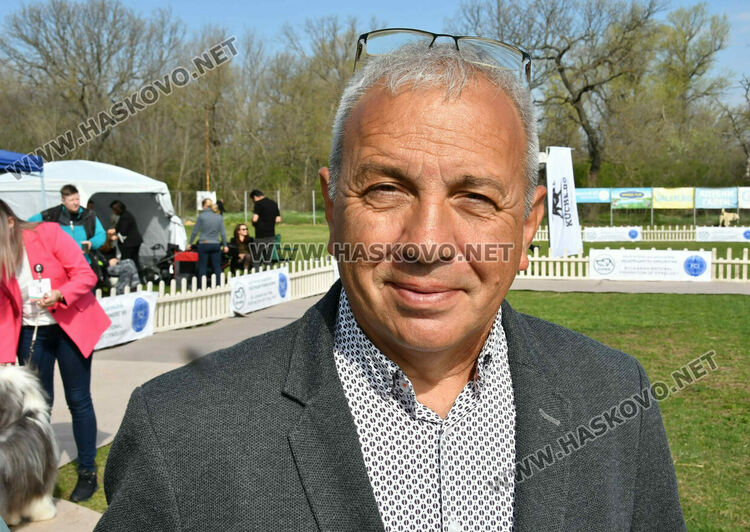 126 елитни кучета дефилират на Шоу на шампионите