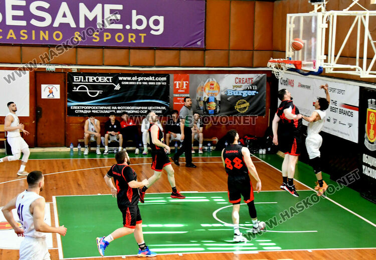 Баскетболистите на Хасково с нова победа