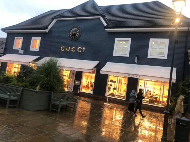 Охрана на „Гучи“ реставрира ягуари в Тракиец