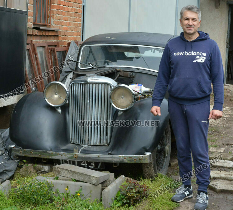 Охрана на „Гучи“ реставрира ягуари в Тракиец