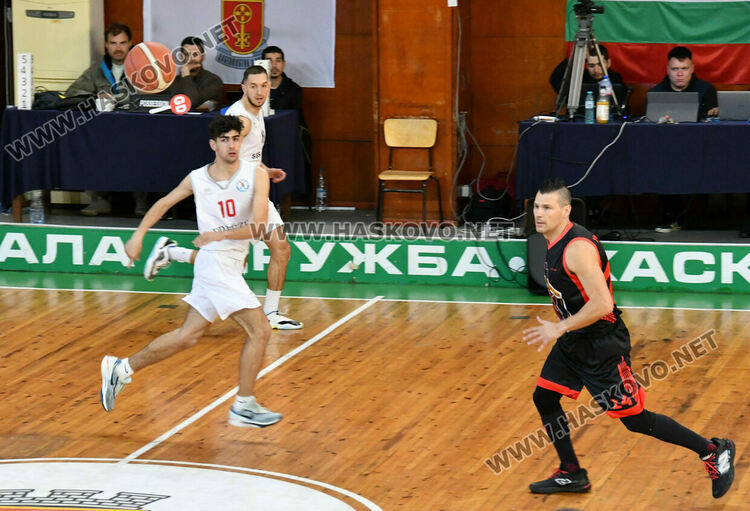 Баскетболистите на Хасково с нова победа