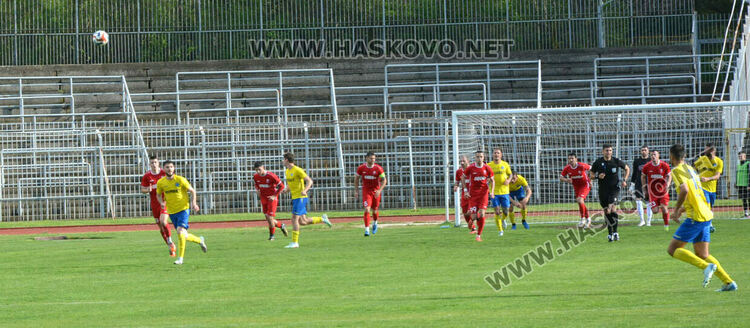 „Саяна“ и „Марица“ със скучно реми, „Димитровград“ с категоричен успех пред погледа на легенда от САЩ ‘94