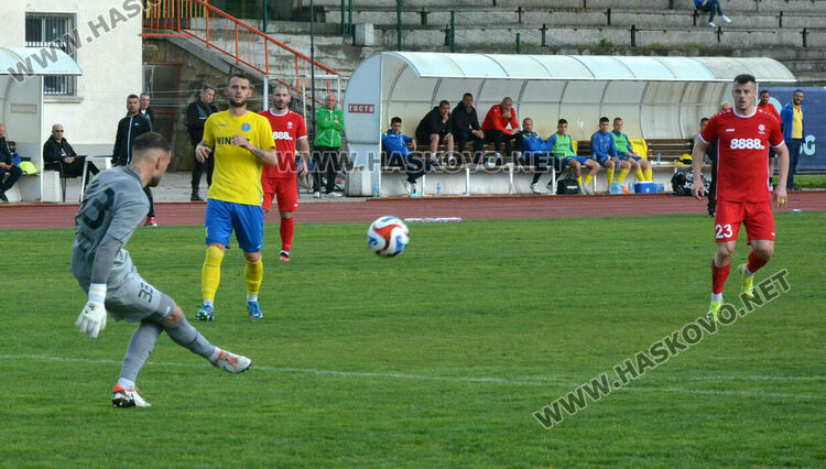 „Саяна“ и „Марица“ със скучно реми, „Димитровград“ с категоричен успех пред погледа на легенда от САЩ ‘94