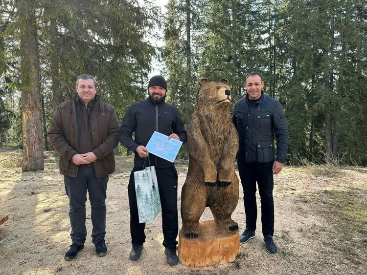 15 уникални дървени скулптури оживяха в Пампорово по време на благотворителен карвинг пленер