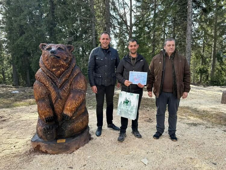 15 уникални дървени скулптури оживяха в Пампорово по време на благотворителен карвинг пленер