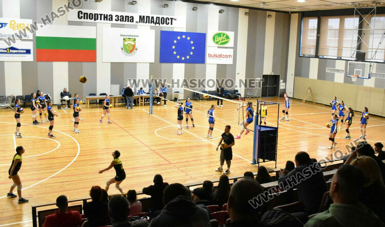 Волейболистките на „Раковски“ с 3 загуби