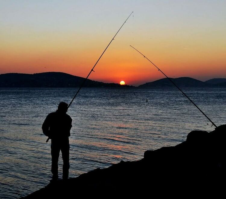 Три разрешени зони за нощен риболов в област Смолян през 2025 година
