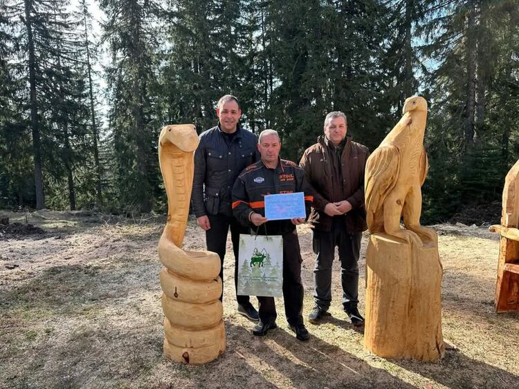 15 уникални дървени скулптури оживяха в Пампорово по време на благотворителен карвинг пленер