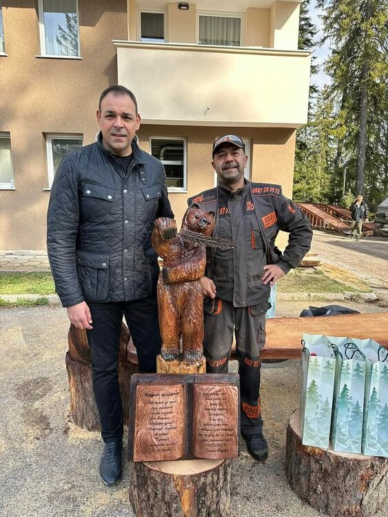 15 уникални дървени скулптури оживяха в Пампорово по време на благотворителен карвинг пленер