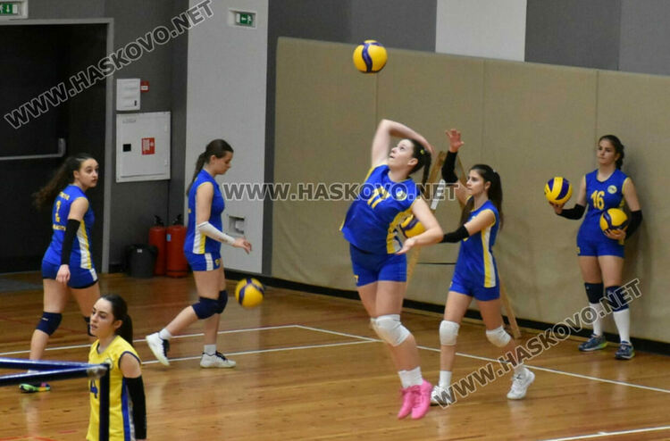 Волейболистките на „Раковски“ с 3 загуби