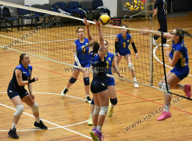 Волейболистките на „Раковски“ с 3 загуби