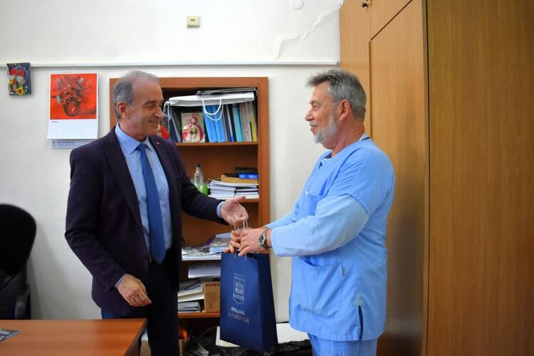 Кметът Грудев посети МБАЛ – Асеновград за Световния ден на здравето