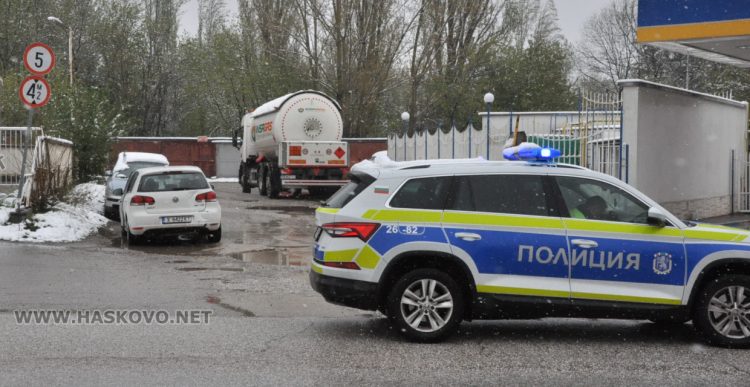 Два „Фолксваген“-а се удариха на ул. „Дунав“ в Хасково