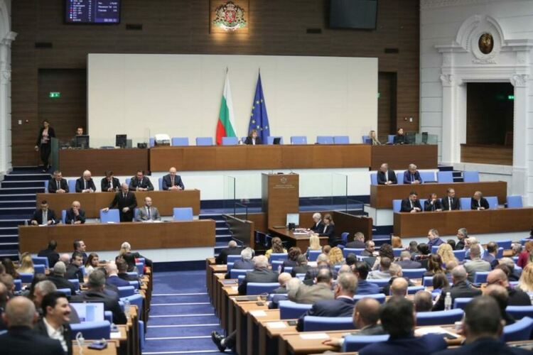 Прокуратурата пита парламента: Какво става с поисканите имунитети на шестима депутати
