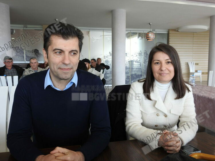 Кирил Петков в Кърджали:Влизайки в Еврозоната ще изсветлим икономиката на страната