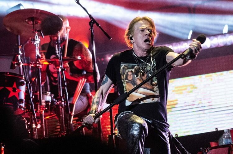 Баснословни билети за „Гънс“ в София: 2150 лв.