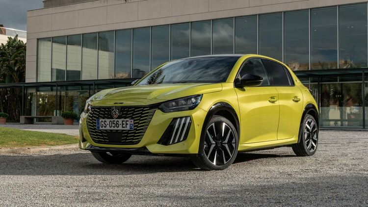 Peugeot E-208 вече ще може да изминава 433 км на ток