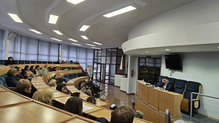 Публично обсъждане на бюджета на общината за 2025г. се проведе в Димитровград